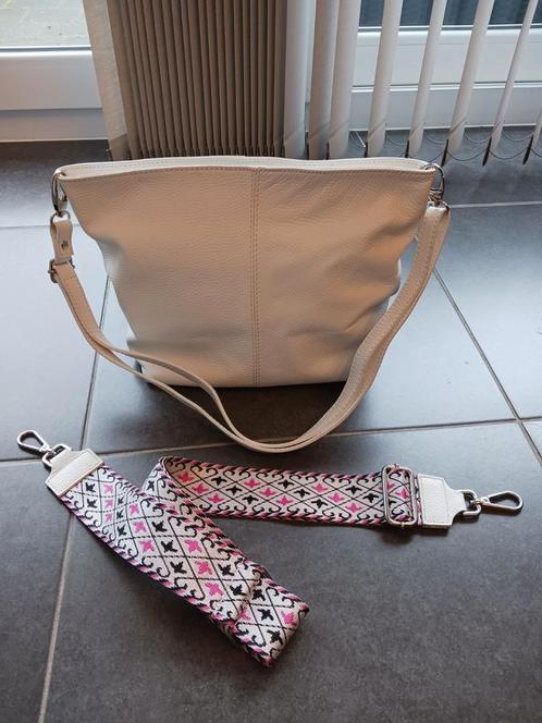 *witte schoudertas in echt leder*, Handtassen en Accessoires, Tassen | Damestassen, Gebruikt, Schoudertasje, Wit, Ophalen of Verzenden