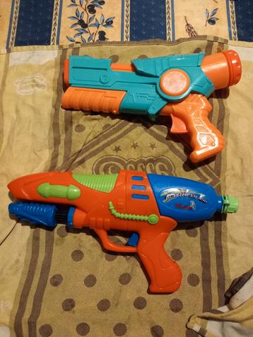 Waterpistool. Bovenstaande werkt.

Degene hieronder beschikbaar voor biedingen