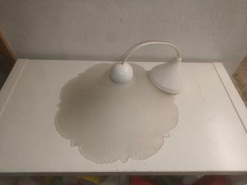 Mooie glazen vintage lamp beschikbaar voor biedingen