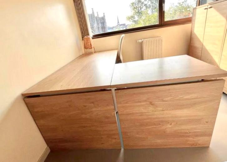 Zeer mooi, degelijk bureel in eik-look. Kasten in optie, Huis en Inrichting, Bureaus, Zo goed als nieuw, Ophalen