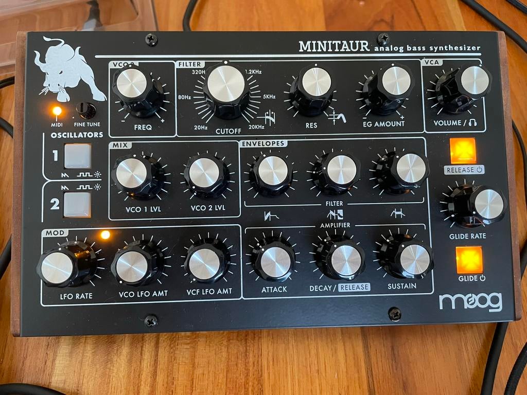 Moog minitaur, Musique & Instruments, Synthétiseurs, Comme neuf, Autres nombres, Autres marques, Avec connexion MIDI, Enlèvement ou Envoi