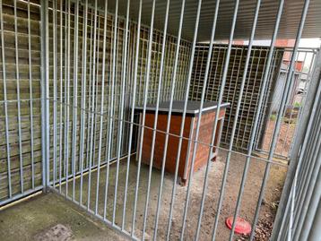 Kennel 6x2 meter (opgesplitst in 2 stukken) beschikbaar voor biedingen