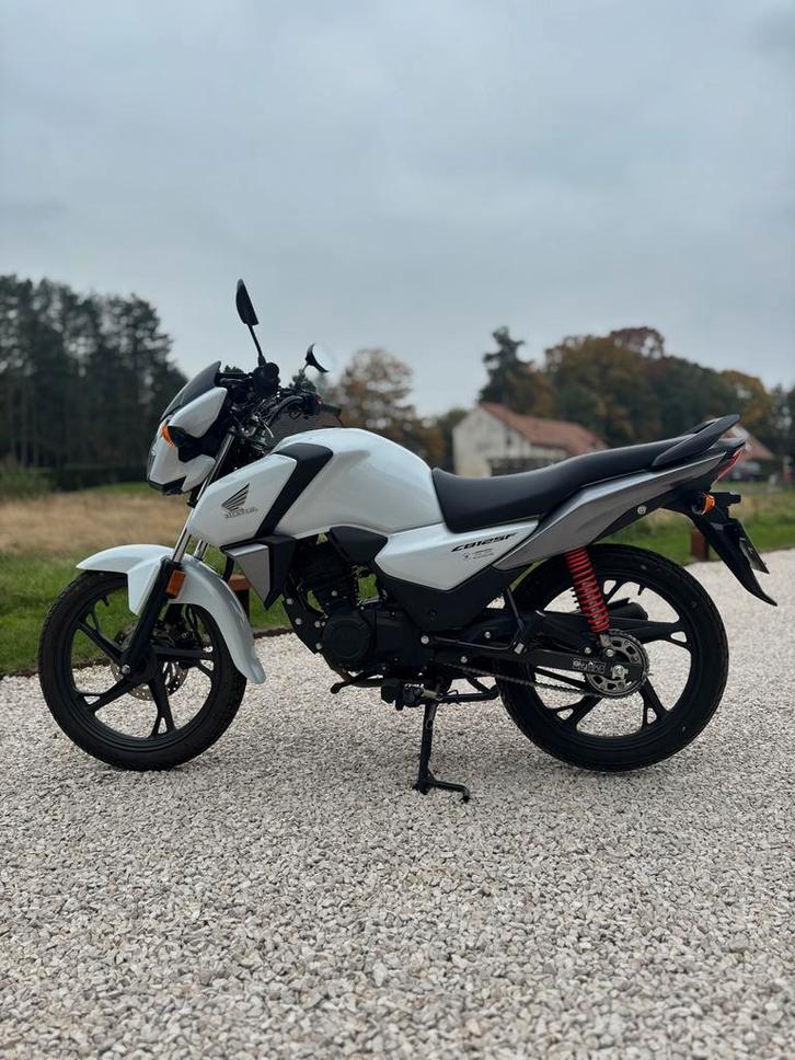 Honda CB125 2023 (nieuwstaat!), Motoren, Motoren | Honda, Particulier, Overig, 1 cilinder, Minimaal motorrijbewijs A1, Ophalen