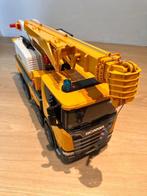 Bruder 03571 - Scania Super 560R vrachtwagen/Liebherr kraan, Ophalen of Verzenden, Zo goed als nieuw