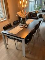 Uittrekbare aluminium eetkamertafel met 6 lederen stoelen, Huis en Inrichting, Ophalen, Gebruikt, Modern, 4 tot 6 stoelen