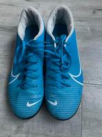 Zaal voetbalschoenen maat 41, Sport en Fitness, Voetbal, Ophalen, Zo goed als nieuw, Schoenen