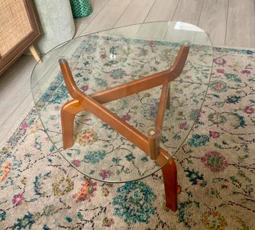 Glazen salontafel beschikbaar voor biedingen