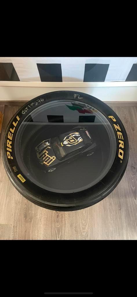 Unieke Bijzettafel van een Originele Pirelli Slick Raceband, Huis en Inrichting, Tafels | Salontafels, Zo goed als nieuw, Ophalen