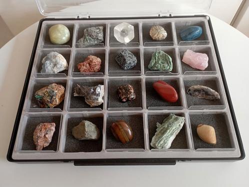 Grande boîte de minéraux et pierres précieuses, Collections, Minéraux & Fossiles, Enlèvement ou Envoi
