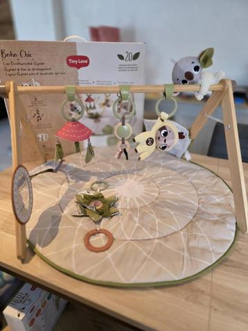 Tiny Love Boho Chic speelkleed + boog beschikbaar voor biedingen