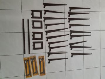 Verschillende plankdragers (20 tot 37cm + latten) beschikbaar voor biedingen