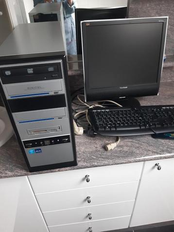 Desktop PC, kabels, toetsenbord, Intel Pentium beschikbaar voor biedingen