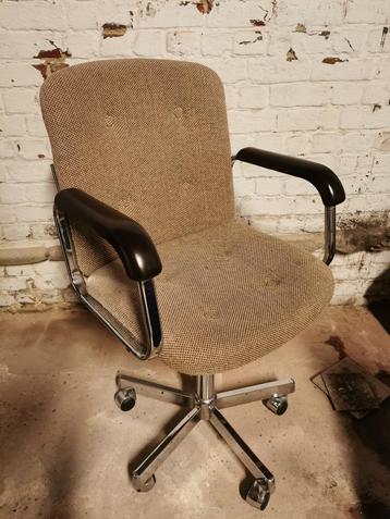 Vintage bureau stoel in goede staat 