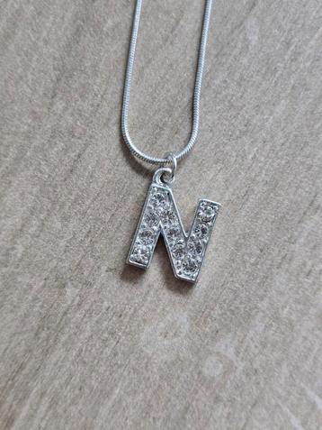 Halsketting dames - letter N beschikbaar voor biedingen