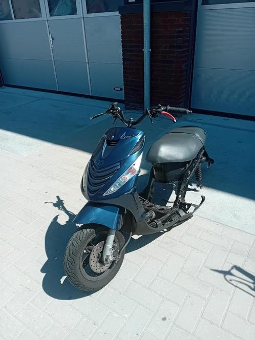 Piaggio Zip 4T frames (3x) met kentekenplaat en papieren, Fietsen en Brommers, Brommeronderdelen | Algemeen, Gebruikt, Frame, Ophalen