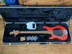 Music Man Red Bass linkshandig lefty, Muziek en Instrumenten, Snaarinstrumenten | Gitaren | Bas, Ophalen, Gebruikt, Elektrisch