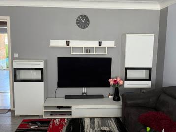 Eetkamer wit met verlichting, Enlèvement, Utilisé