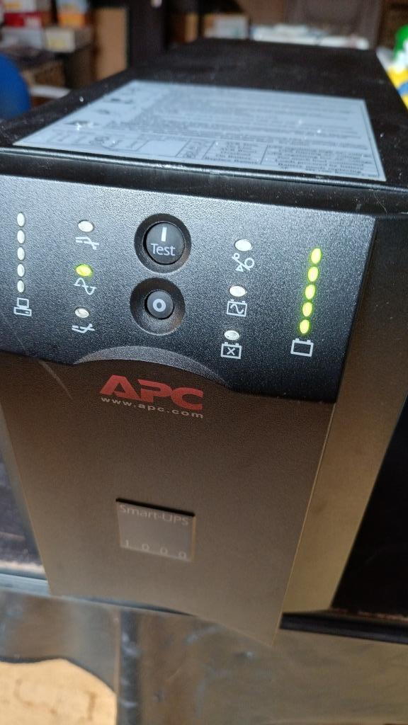 UPS - ACTIE - APC SUA1000I - 670W - OPRUIMING, Computers en Software, Noodvoedingen (UPS), Gebruikt, Ophalen