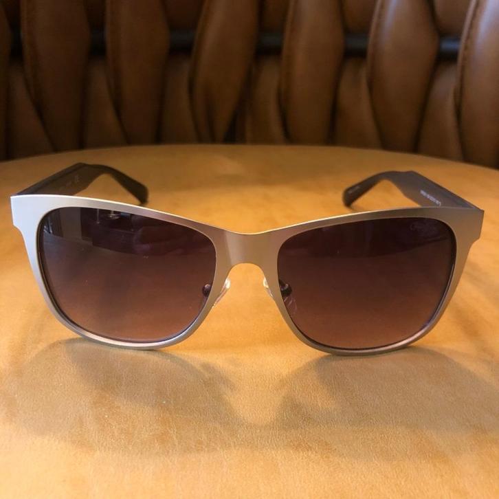 NIEUWE Guess Zonnebril met hoge KORTING GF5003, Handtassen en Accessoires, Zonnebrillen en Brillen | Dames, Nieuw, Zonnebril, Overige merken