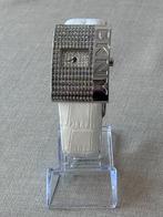 DKNY dameshorloge met strass-steentjes - Ronda-beweging, Handtassen en Accessoires, Horloges | Dames, Leer, Staal, DKNY, Polshorloge