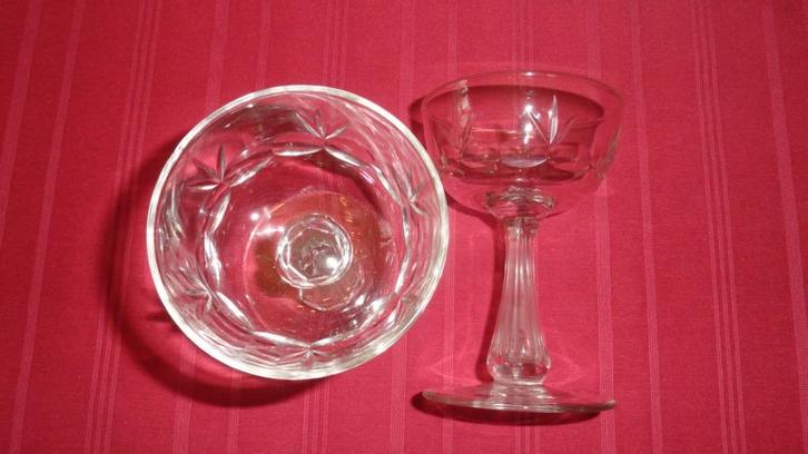 Glazen dessert coupes (ijs, ...), Huis en Inrichting, Keuken | Servies, Zo goed als nieuw, Glas of Glazen, Glas, Ophalen of Verzenden