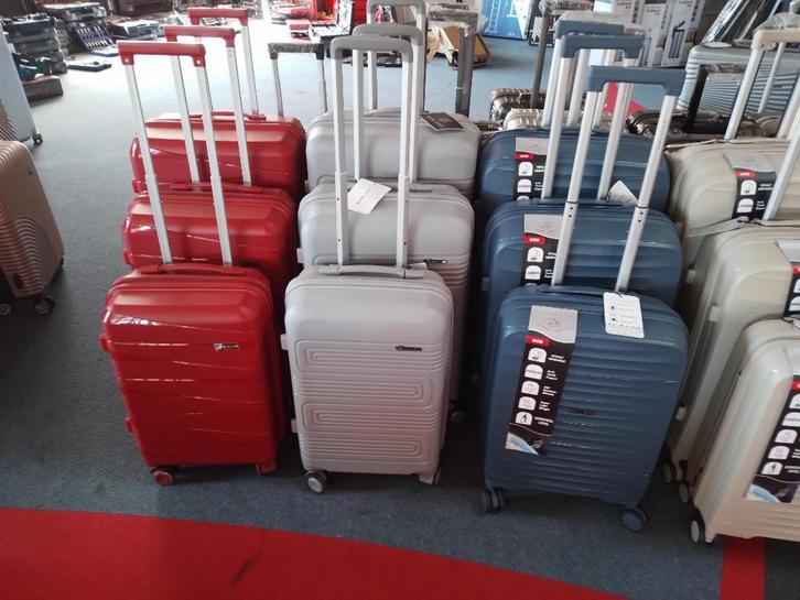 Nouveau Set de 3 Valises Model 2025, Bijoux, Sacs & Beauté, Valises, Neuf, Plastique dur, 70 cm ou plus, 55 cm ou plus, Poignée extensible