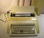Belle machine à écrire électronique rétro d'Olympia, Antiquités & Art, Antiquités | Bureau & Affaires, Enlèvement ou Envoi