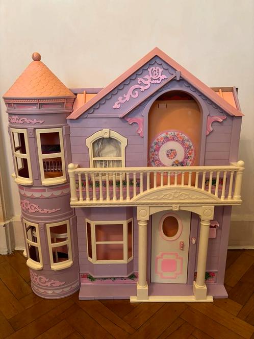 Maison Barbie pliable avec ascenseur, Enfants & Bébés, Jouets | Maisons de poupées, Utilisé, Maison de poupées