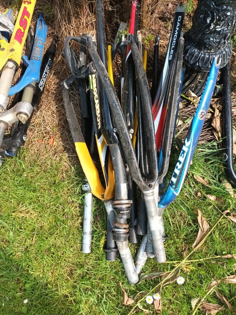 Fourches vélo en carbone à Huy, Vélos & Vélomoteurs, Vélos Pièces, Enlèvement