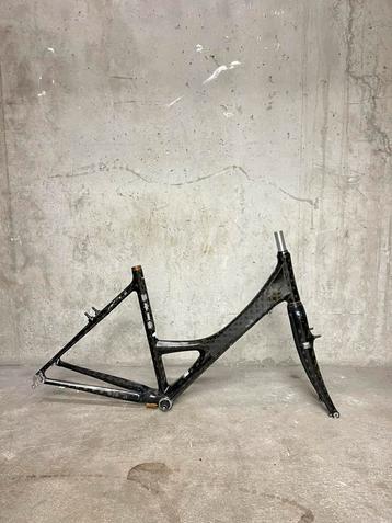 Kit Cadre de velo carbone beschikbaar voor biedingen