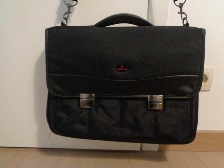 Laptoptas / aktetas Davidt's, Handtassen en Accessoires, Tassen | Schoudertassen, Zo goed als nieuw, Overige merken, Zwart, Ophalen