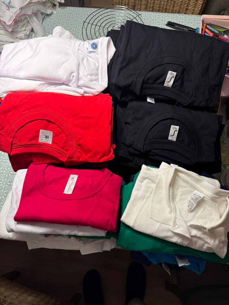 Plus de 80 t shirts neufs, Kleding | Heren, Ophalen of Verzenden, Zo goed als nieuw