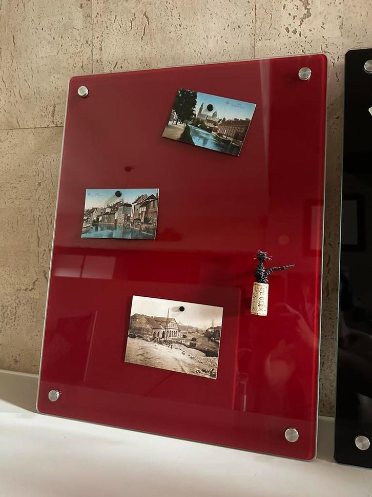 Magnetisch glasbord (rood, 60 x 45 cm), Huis en Inrichting, Woonaccessoires | Memoborden, Zo goed als nieuw, Magneetbord, Ophalen of Verzenden