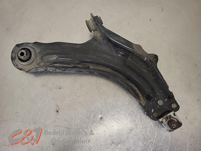 Bras de suspension avant droit d'un Mercedes Citan, Autos : Pièces & Accessoires, Suspension & Châssis, Mercedes-Benz, Utilisé