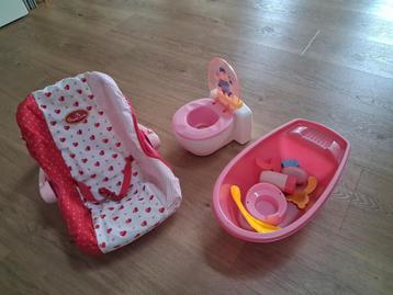 Maxi cosi, potje met geluid, badje en toebehoren beschikbaar voor biedingen
