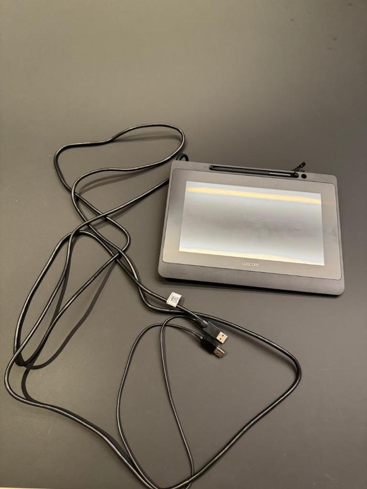 Wacom DTU-1141B/K0 (zonder doos), Computers en Software, Tekentablets, Zo goed als nieuw, Bedraad, Ophalen