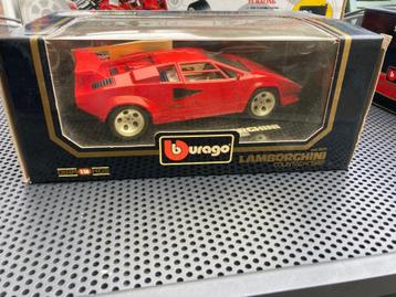 Model - Lamborghini Countach 1988   schaal1:18 beschikbaar voor biedingen