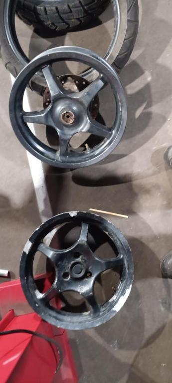 Yamaha Aerox velgen + banden, Enlèvement, Comme neuf