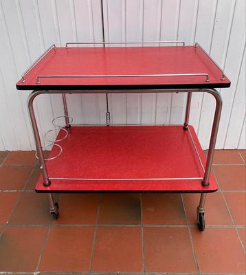 Vintage dressoir beschikbaar voor biedingen