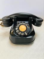 Oude telefoon zwart metalen met draaischijf, Telecommunicatie, Vaste telefoons | Niet Draadloos, Met draaischijf, Gebruikt, Ophalen of Verzenden