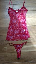 Rode nachtjapon en string met witte bloemen, Kleding | Dames, Ondergoed en Lingerie, Ophalen, Rood, String