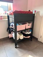 Verzorgingstafel met kussen en hangbakjes, Kinderen en Baby's, Ophalen, Zo goed als nieuw
