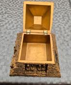 Vintage Egypt Pyramid trinket box mooi gedetailleerd, Handtassen en Accessoires, Beautycases, Ophalen of Verzenden, Zo goed als nieuw