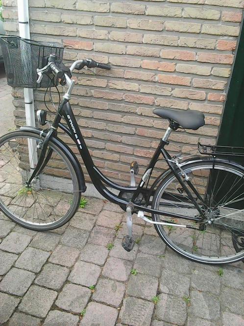 damesfiets btwin 26 inch met mandje, Fietsen en Brommers, Fietsen | Dames | Damesfietsen, Zo goed als nieuw, Batavus, Versnellingen
