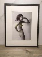 Belle photo d'art de nu dans un cadre - signée, Enlèvement