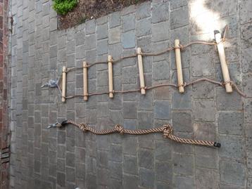 touwladder en klimtouw beschikbaar voor biedingen