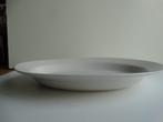 Grand plat ovale en porcelaine Saturnia - 49 cm x 36 cm, Huis en Inrichting, Keuken | Servies, Ophalen, Gebruikt, Porselein