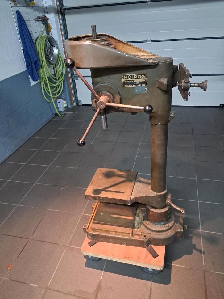 FOREUSE SUR COLONNE, Bricolage & Construction, Outillage | Foreuses, Utilisé, Foreuse sur colonne, 600 watts ou plus, Enlèvement