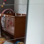 Lit cage en bois sur roulettes avec matelas, drap et mobile, Ophalen