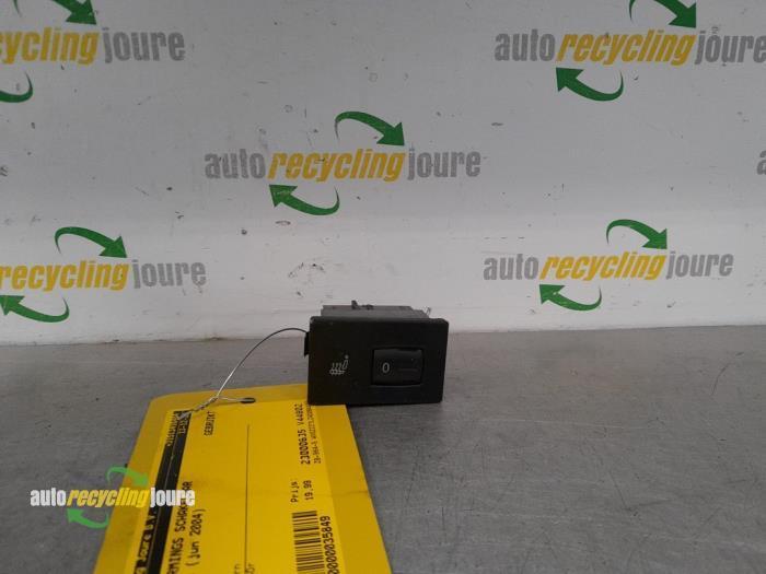 Commutateur chauffage siège d'un Volkswagen Touareg, Autos : Pièces & Accessoires, Habitacle & Garnissage, Volkswagen, Utilisé